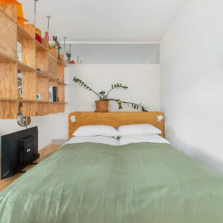 Colorful & Designer In The Centre Of By Renters Апартаменты