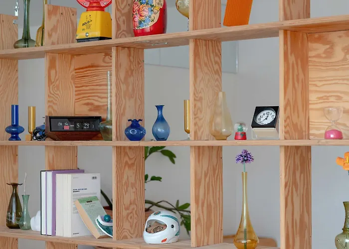 Colorful & Designer In The Centre Of By Renters דירה