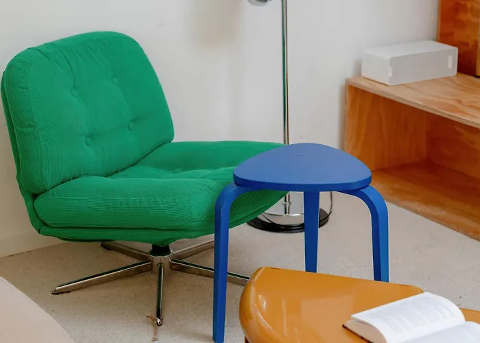 Colorful & Designer In The Centre Of By Renters גדינייה