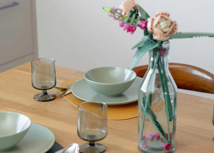 Colorful & Designer In The Centre Of By Renters *