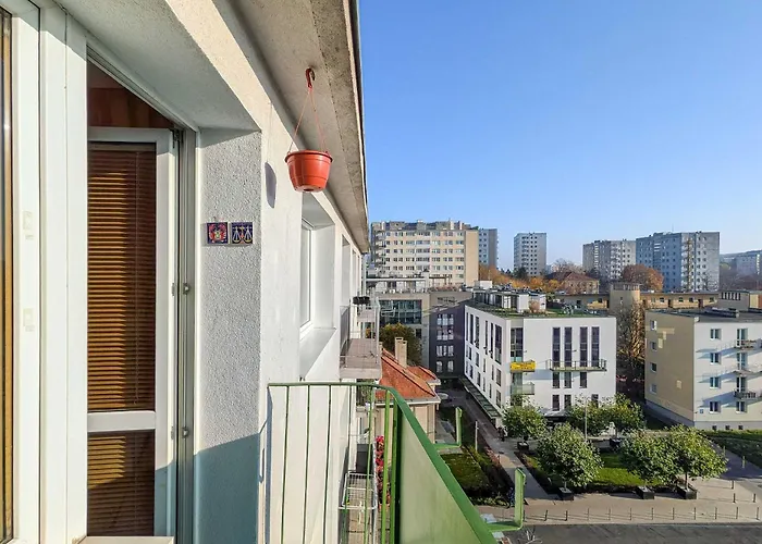 Colorful & Designer In The Centre Of By Renters דירה גדינייה