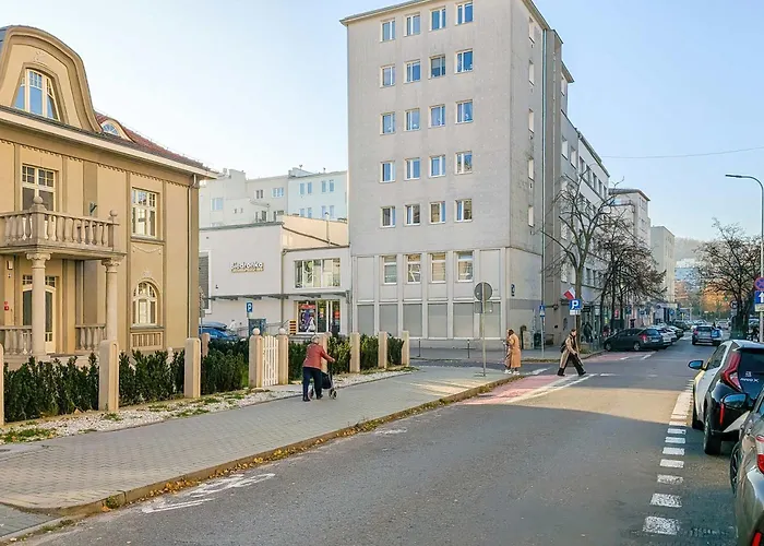 Colorful & Designer In The Centre Of By Renters * גדינייה